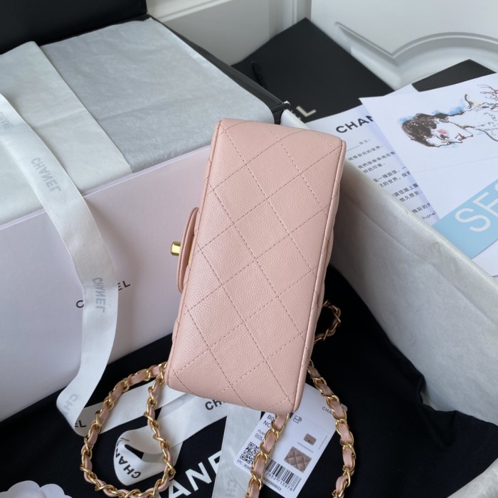 Handbag  Chanel  size  17 cm