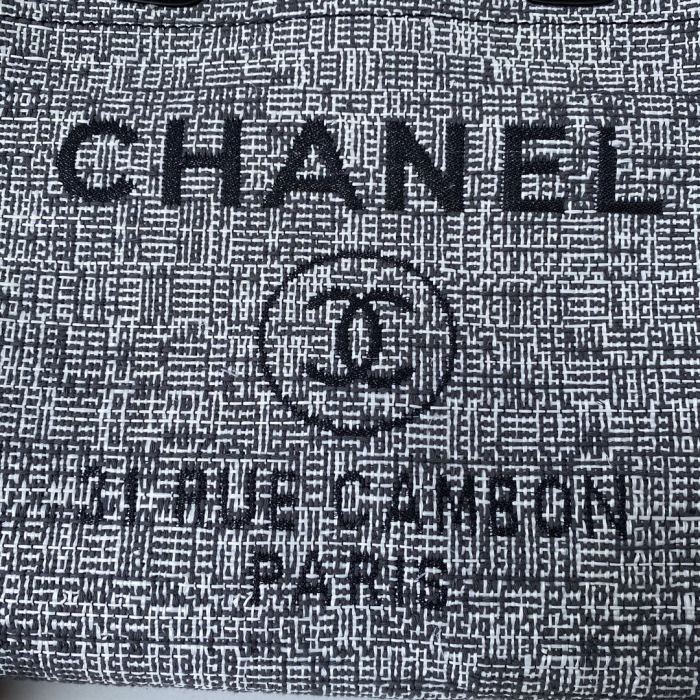  Handbag Chanel  size 38*30*21 cm
