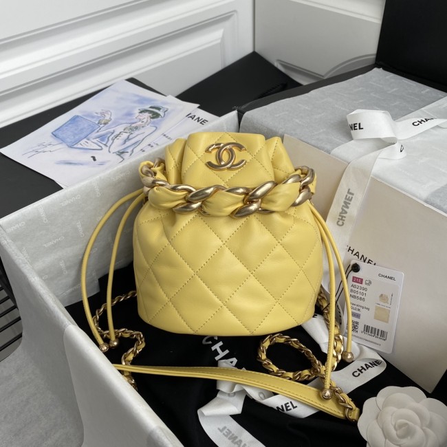 Handbag Chanel  AS2390  size  19*16*13 cm