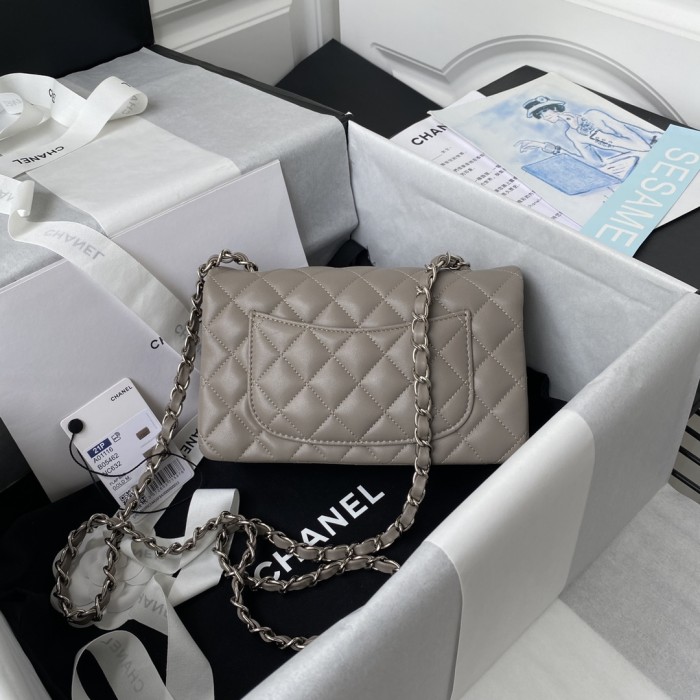  Handbag  Chanel  size  20 cm  