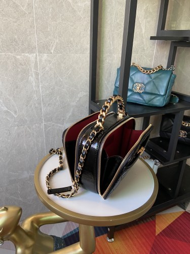  Handbag Chanel S2179 size  13.5X18.5X7.5 Cm