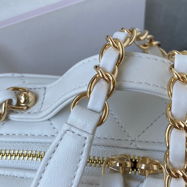 Handbag  Chanel  AS2900 size  18 cm