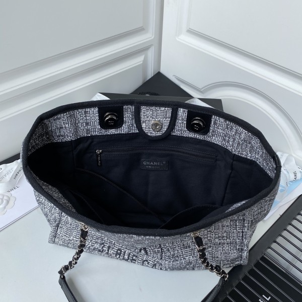  Handbag Chanel  size 38*30*21 cm