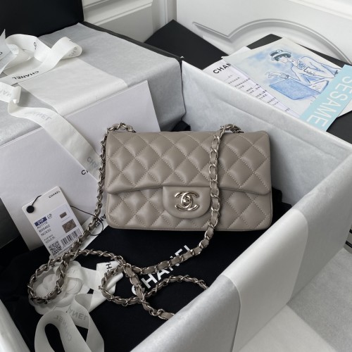  Handbag  Chanel  size  20 cm  