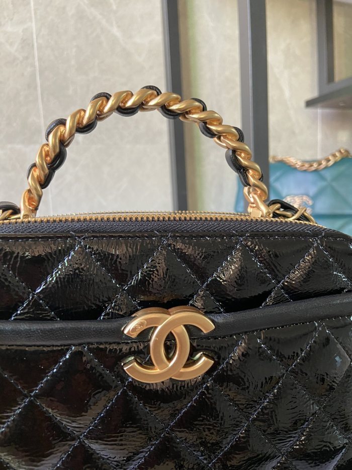 Handbag Chanel S2179 size  13.5X18.5X7.5 Cm