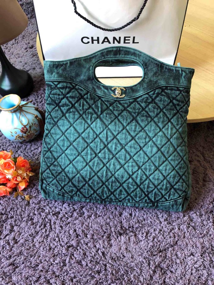  Handbag  Chanel  S1408  size  41×45×9 cm