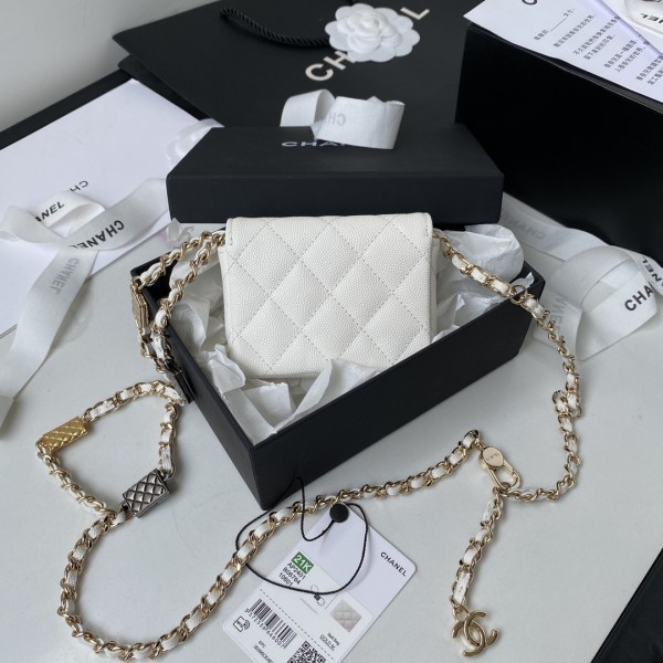  Handbag  Chanel AP2401  size  8X10X3.5 cm 