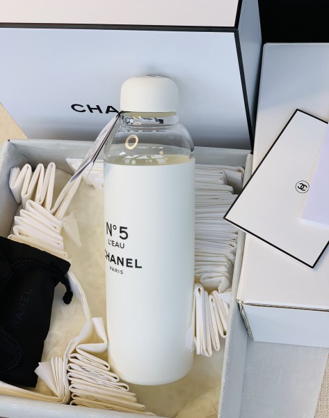  Handbag  Chanel  size 5/17 cm