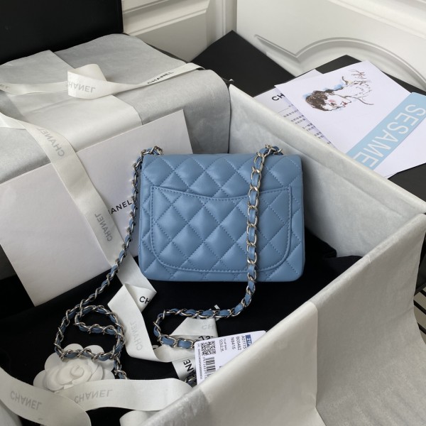  Handbag  Chanel  size  17 cm