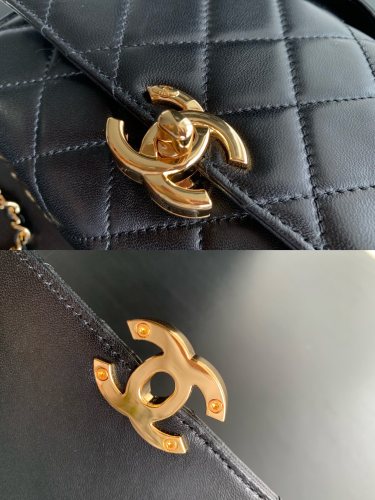  Handbag  Chanel 2796  size 18cmx17.5cmx7 cm