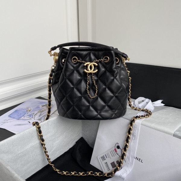  Handbag Chanel AS2057  size  20*23*13 cm