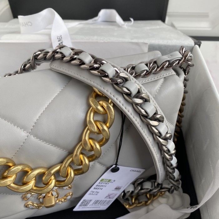  Handbag  Chanel  size 30 cm