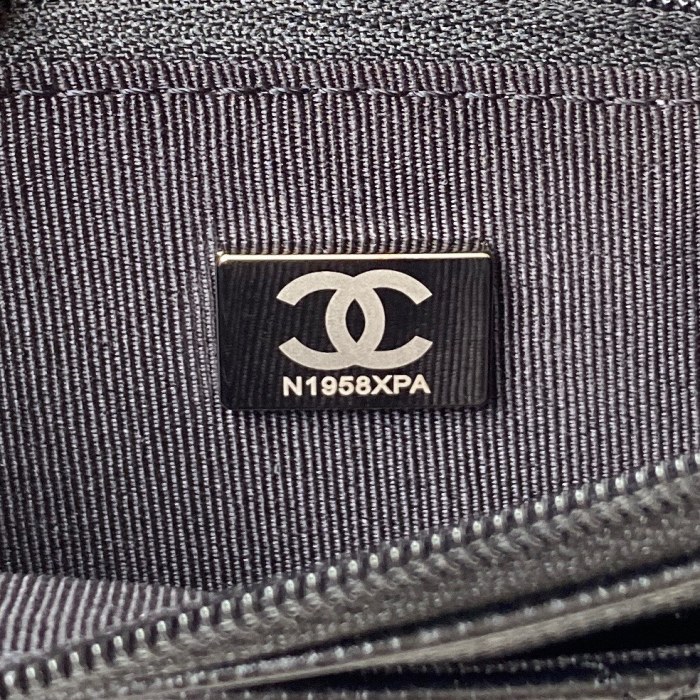 Handbag  Chanel  AP2400  size  19 cm