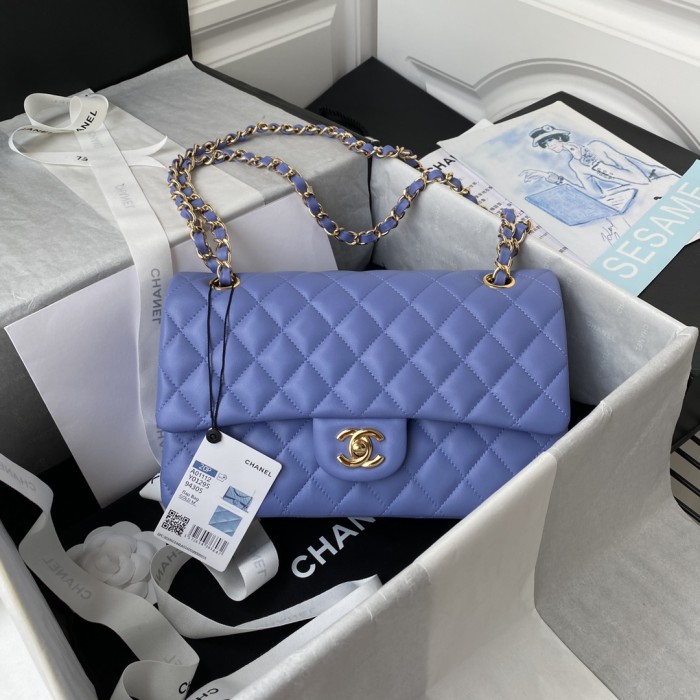 Handbag  Chanel  A01112 size  15.5x25.5x6.5 cm