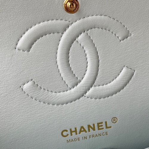  Handbag  Chanel  A01112 size  15.5x25.5x6.5 cm