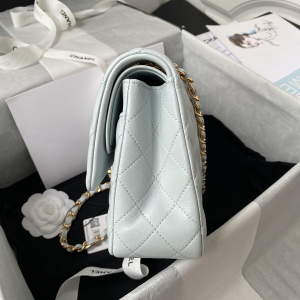  Handbag  Chanel  A01112 size  15.5x25.5x6.5 cm