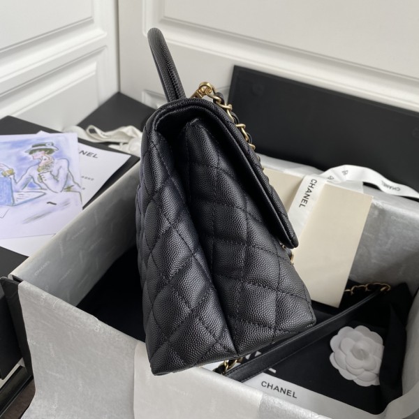  Handbag  Chanel  size  18-29-12 cm