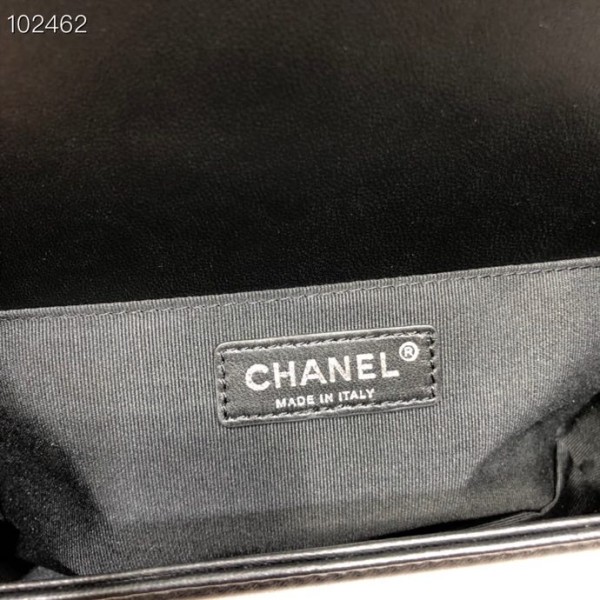  Handbag  Chanel 67086  size 15×25×9 cm
