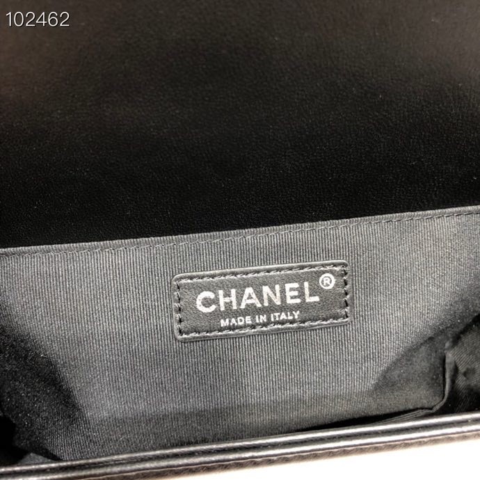  Handbag  Chanel 67086  size 15×25×9 cm