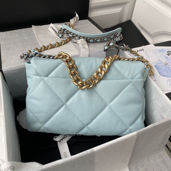  Handbag  Chanel  size  30 cm