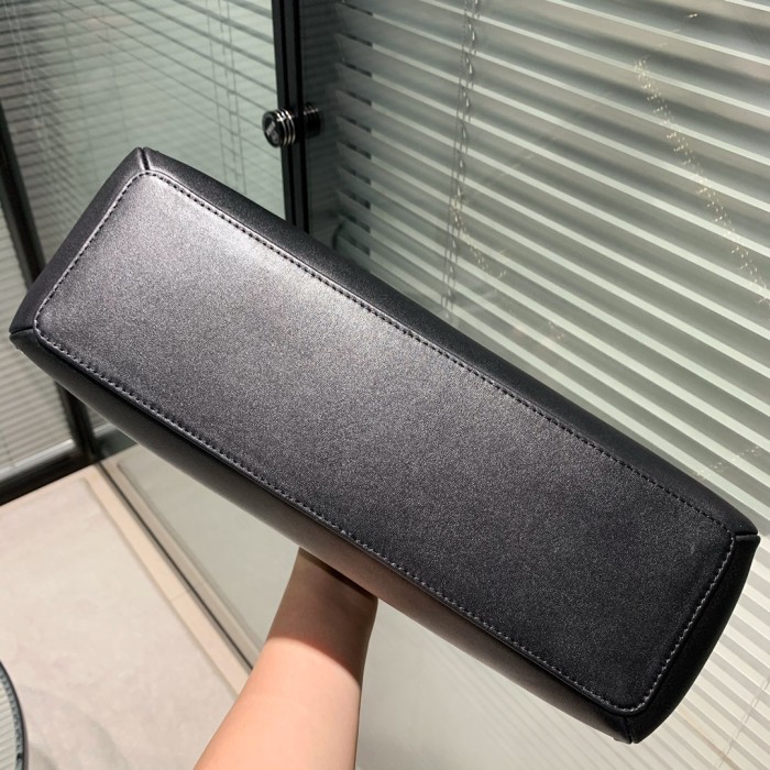  Handbag  Chanel AS2761 size  34 28 10 cm