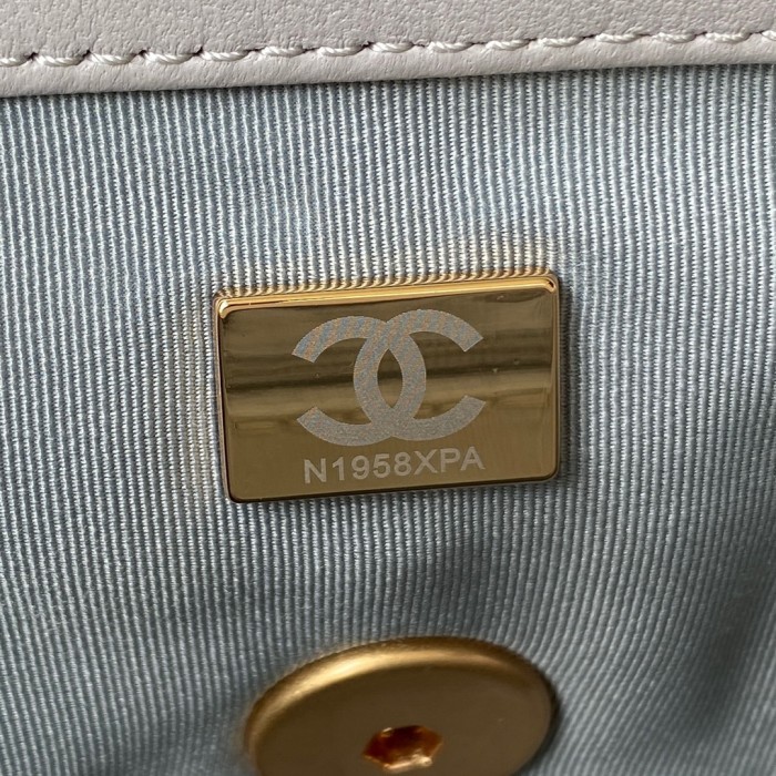 Handbag  Chanel size  26 cm