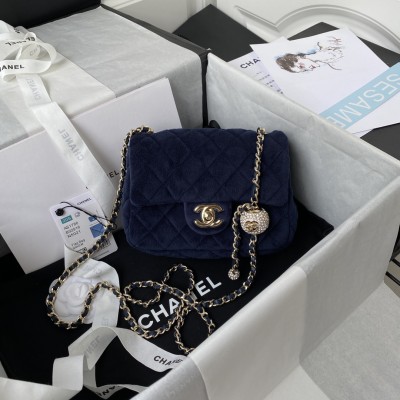  Handbag  Chanel  size 17 cm