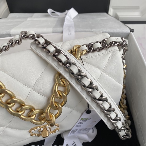  Handbag  Chanel   size 30 cm