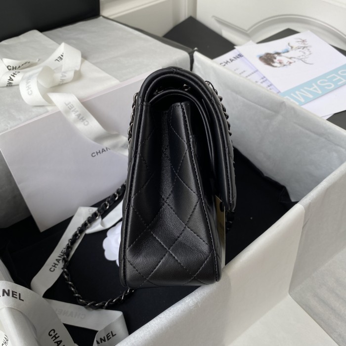  Handbag   Chanel  A01112  size  15.5x25.5x6.5 cm