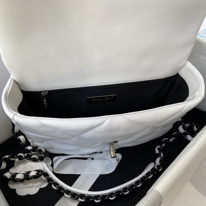 Handbag  Chanel  size 26/30 cm