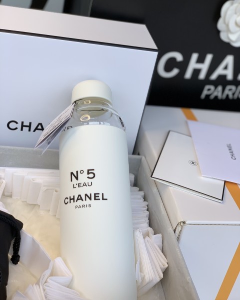  Handbag  Chanel  size 5/17 cm