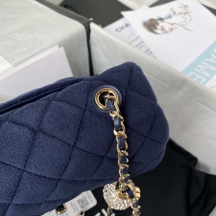  Handbag  Chanel  size  20x13x7 cm