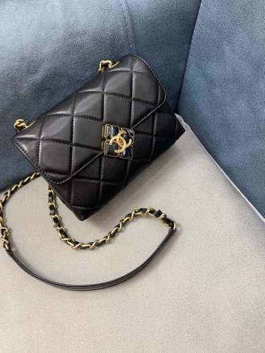  Handbag  Chanel AS2633  size 18 7 12 cm