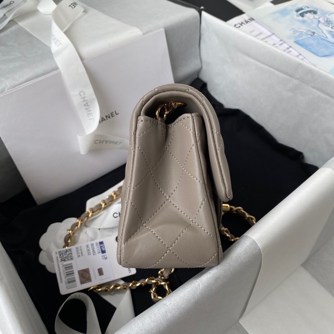  Handbag  Chanel  size 20 cm