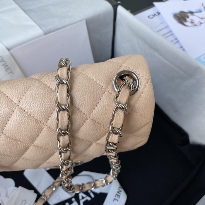  Handbag  Chanel  size 17 cm
