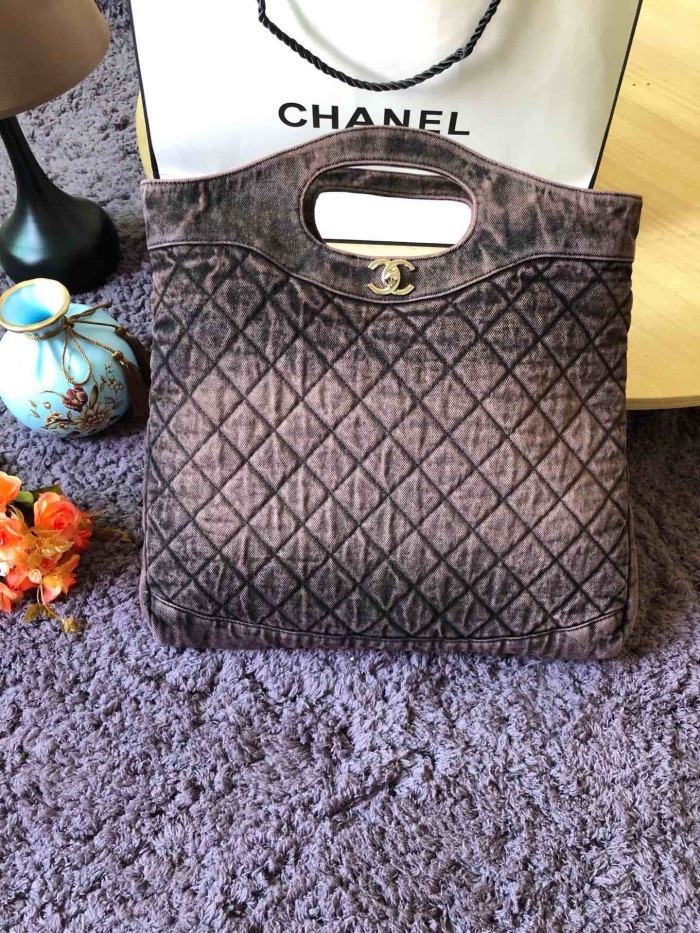  Handbag  Chanel  S1408  size 41×45×9 cm