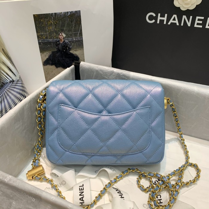  Handbag  Chanel  size  19.5 13.5 6 cm