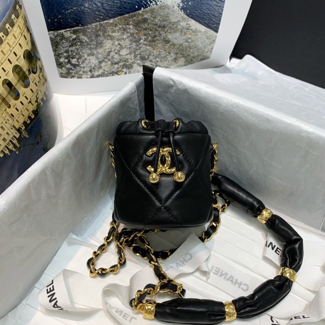  Handbag  Chanel  82330 size  10 9 9 cm