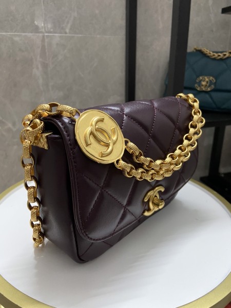   Handbag  Chanel AS2189 size 14x17.5x6 cm