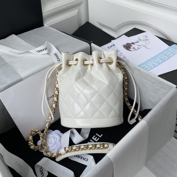  Handbag  Chanel   AS2716 size  19x15x12.5 cm