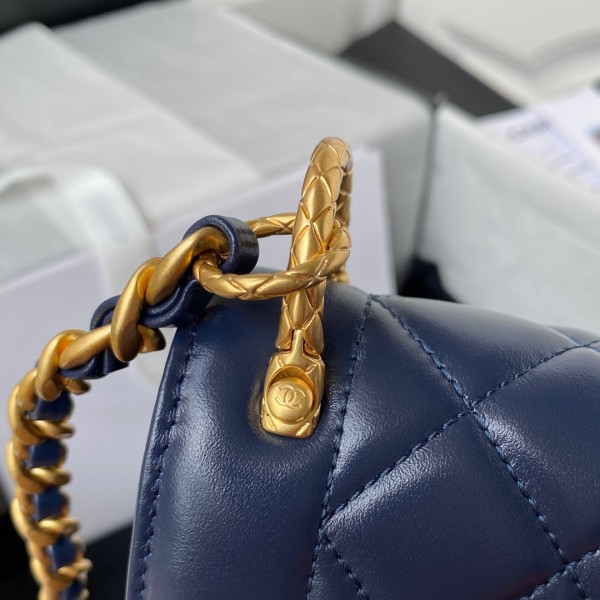 Handbag  Chanel   AS2714  size  12×20×6 cm