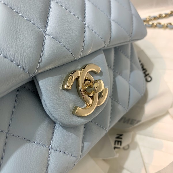  Handbag  Chanel AS2431 size  20 6 13 cm