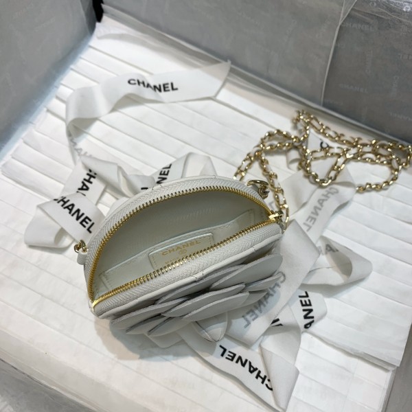  Handbag  Chanel 82121  size 11 11 2 cm