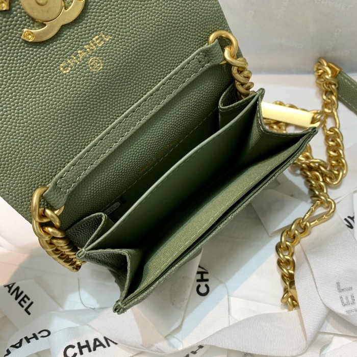  Handbag  Chanel 81156 size  12 9 2.5 cm 