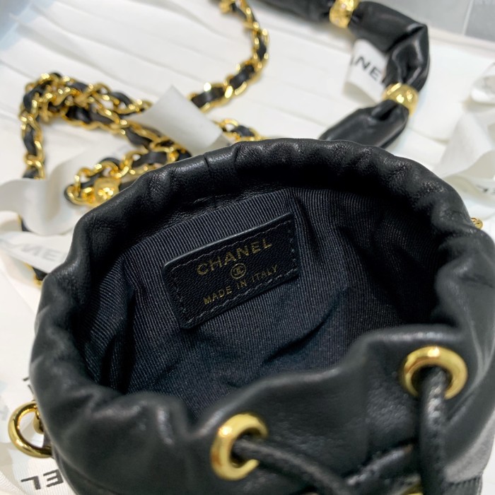  Handbag  Chanel  82330 size  10 9 9 cm