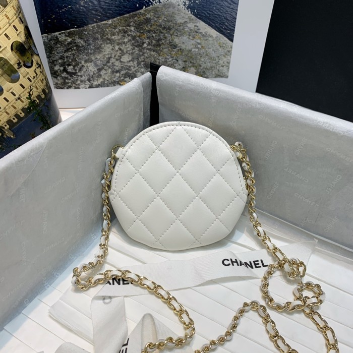 Handbag  Chanel  82121  size  11 11 2 cm
