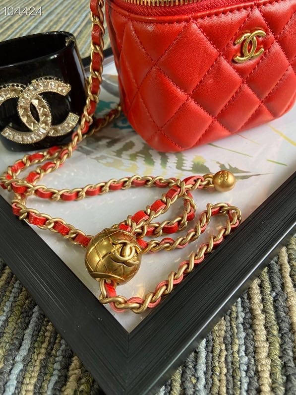  Handbag  Chanel P1447 size 8.5x11x7 cm