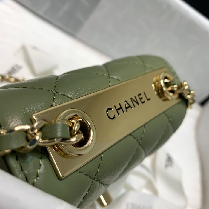  Handbag   Chanel 82769  size 11 11 5 cm