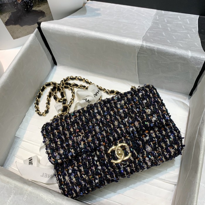  Handbag  Chanel  A69900 size  20 cm