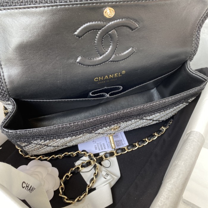  Handbag  Chanel  size  25 cm